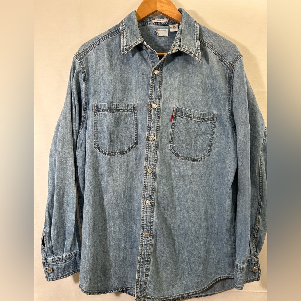 Levi's Loose Fit Metal Button Blue Denim Button-Up Shirt Size Medium